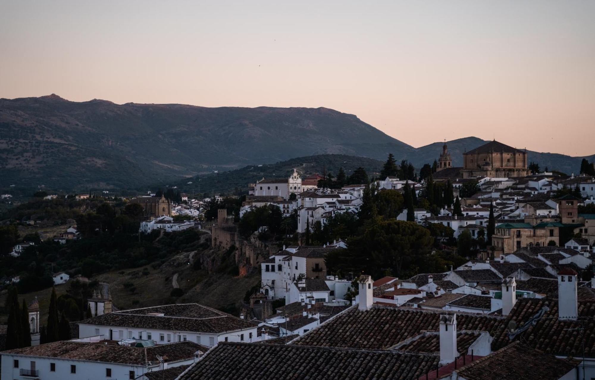 Apartamentos Socorro Plaza Ronda Eksteriør billede
